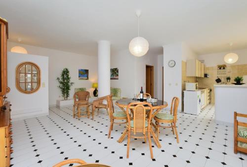 Palmeiras Beach Apartment