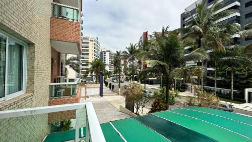 Boulevard Riviera Flat في بيرتيوغا: مسبح على شرفة مبنى