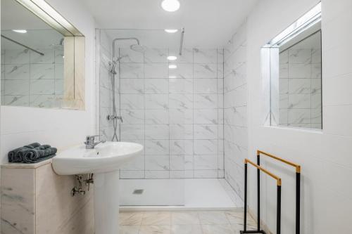 Artistic Central Apartment