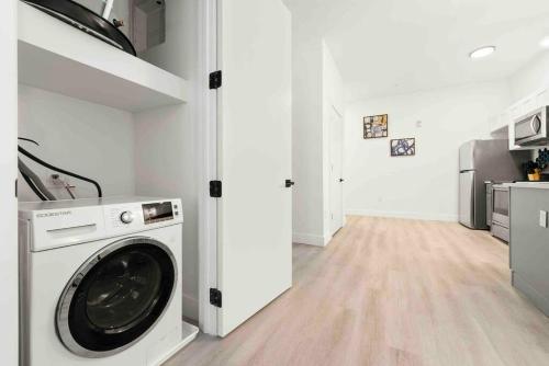 Η κουζίνα ή μικρή κουζίνα στο Contemporary Luxury BR, EWR AIRPT, Nyc, Free Pkng, Prudential CNTR, American Dream Mall