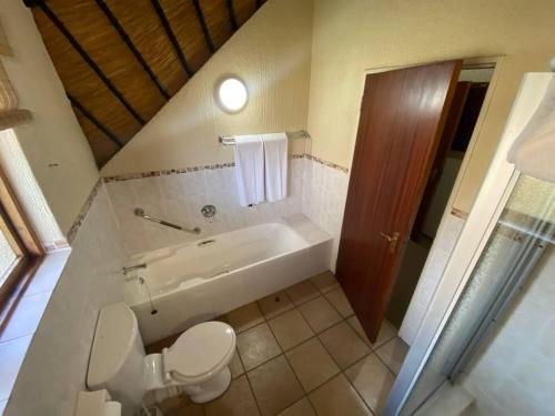 Kupatilo u objektu Private Villa - Kruger Park Lodge