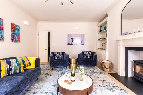 Ruang duduk di Russell House Suites