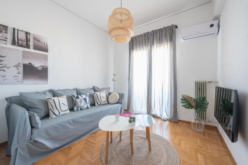 Acropolis View Apt: Cozy Stay in Athens
