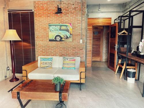 Zona d'estar a Yotaka The Hostel
