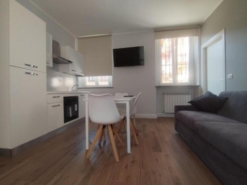 Η κουζίνα ή μικρή κουζίνα στο HH Hermoso Housing Asti