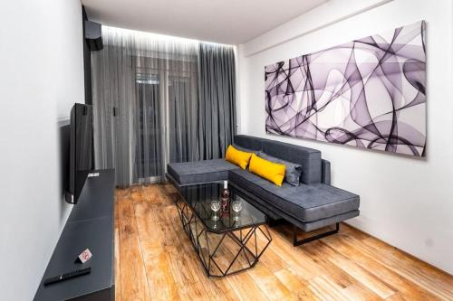 The Modern Flat 25