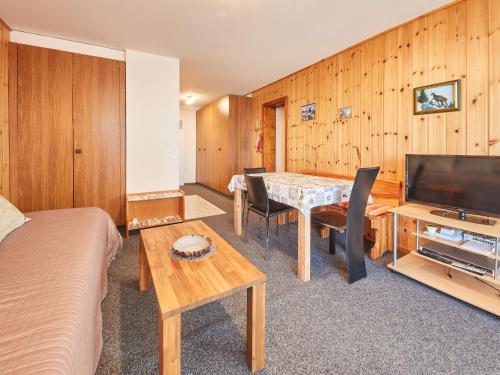Apartment Greppon 306 by Interhome