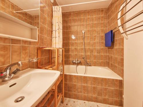 Apartment Greppon 306 by Interhome