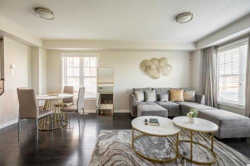 A seating area at GLOBALSTAY Modern 3 Bedroom House in Brampton