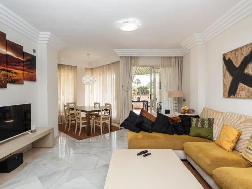 Apartment Fuente Aloha by Interhome