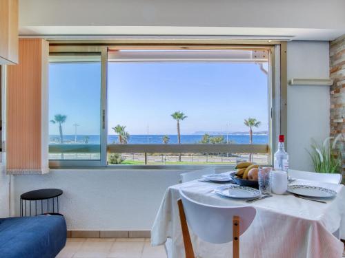 Apartment Les Marines d'Aryana-4 by Interhome