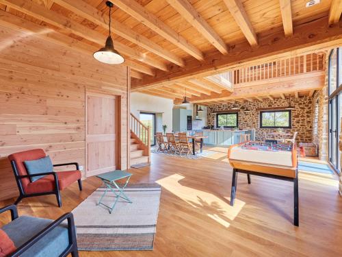 Χώρος καθιστικού στο Holiday Home la favrais by Interhome