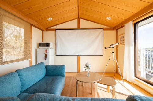 Posezení v ubytování 日本湘南独立一户建 整栋出租 一览湘南街景 可眺望江之岛及海面