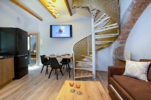 DELUXE MAISONETTE
