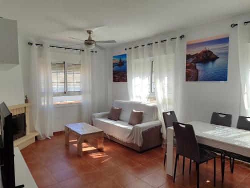 Χώρος καθιστικού στο Apartamento El Humedal Cabo de Gata
