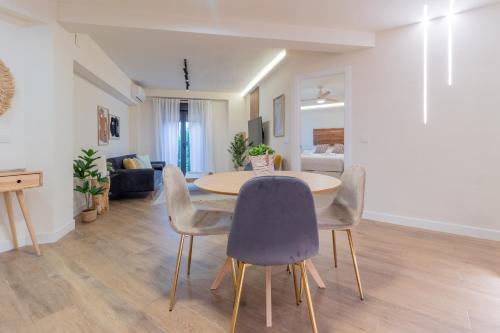 Luna Gris Home