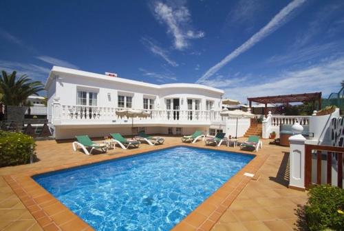 Villa Natalie - 5 Bedroom swimming pool with jacuzzi