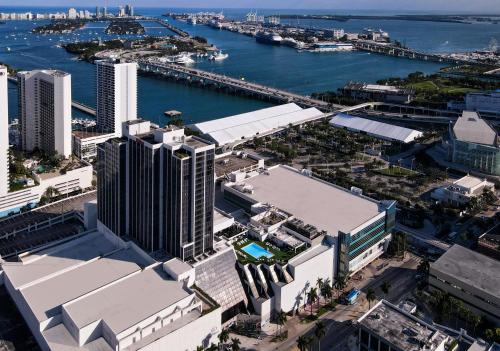 Nespecifikovaný výhled na destinaci Miami nebo výhled na město při pohledu z hotelu