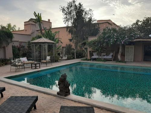Πισίνα στο ή κοντά στο Riad El Koudia