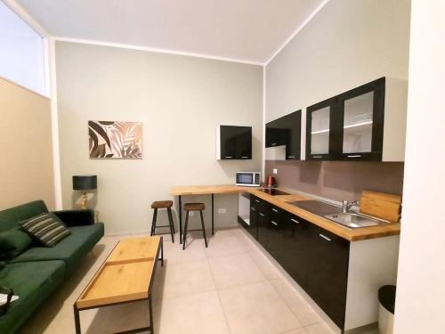 One bedroom appartement with lake view terrace and wifi at Arona 1 km away from the beach