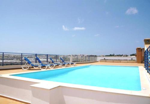 LGS65T2, Luxuoso T2 frente praia, em condominio
