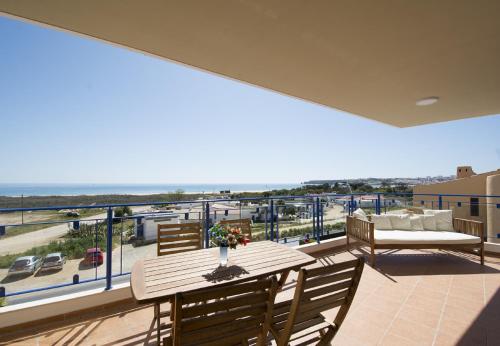 LGS65T2, Luxuoso T2 frente praia, em condominio