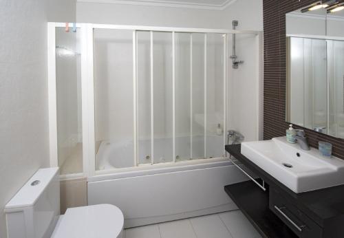 LGS65T2, Luxuoso T2 frente praia, em condominio