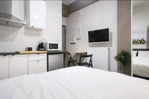A comfortable small studio nearby Acropolis 1