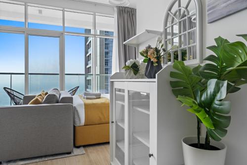 Posezení v ubytování StoneTree - Best Rate Studio in Dubai Marina