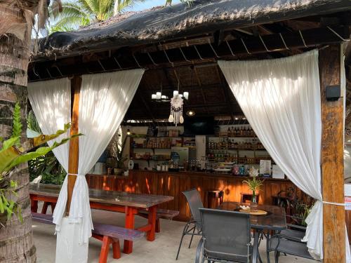 Restaurace v ubytování Siargao Residency by Privacy Group