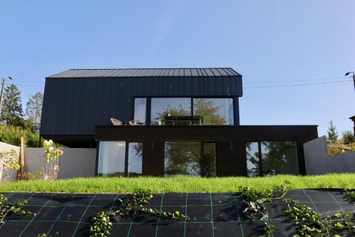 Un jardín fuera de Le lodg’heure