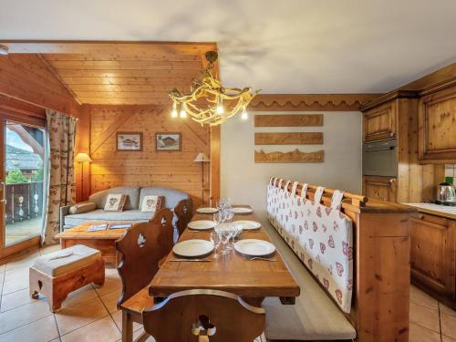 Duplex lumineux à Méribel avec accès piscine et spa, proche pistes et commerces - FR-1-566-39