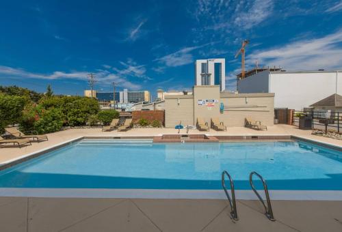 a large swimming pool on top of a building at Fiddler on the Reef at Playa Rana in Virginia Beach