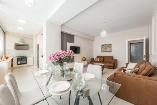 Χώρος καθιστικού στο Luxury Block District Apartment