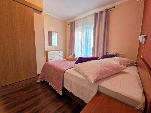 Apartments by the sea Barbat, Rab - 21809