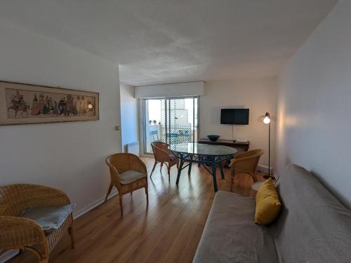 Arcachon Centre: Beau T2 53m² avec Terrasse, Parking, Ascenseur, Proche Plage et Commerces