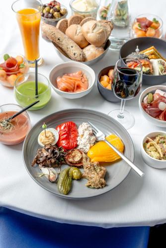 Mad på resortet eller i nærheden