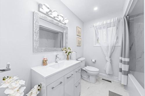 Charming 3-Bed House with HotTub – Photos 4