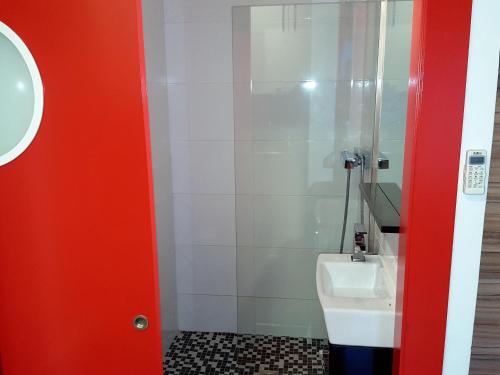 Estudio Renovado con Terraza a 200m de la Playa de Roses + Parking Privado y Climatización - ES-258-14