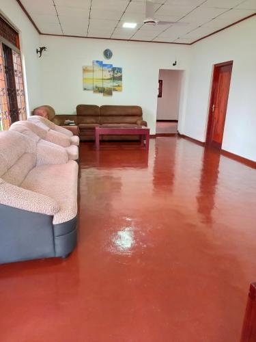 Ruang duduk di Mutu villa