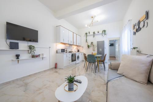 MODERN APARTMENT 200M FROM ACROPOLIS 100Mbps NETFLIX