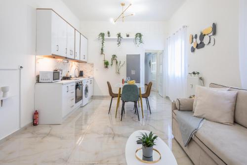 MODERN APARTMENT 200M FROM ACROPOLIS 100Mbps NETFLIX