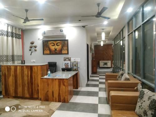 Heartbeat Hotel – Photos 2