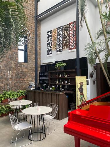 FOUR PALMS RESIDENCE – Photos 4