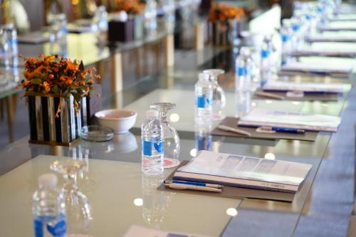 Un restaurante u otro lugar para comer en Lijam Hotel
