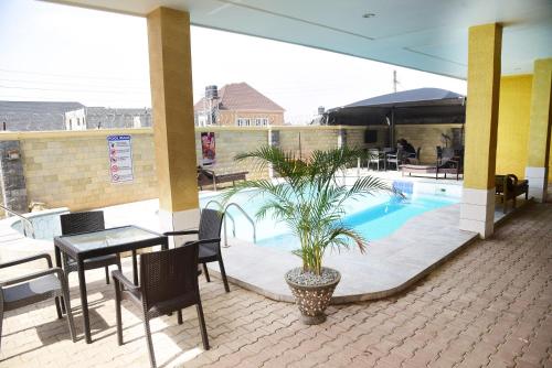 Royale Pruriel Hotels – Photos 3