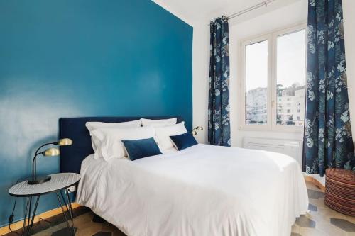 A bed or beds in a room at Cozy apartment in Trastevere