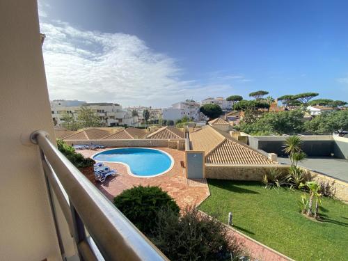 Albufeira Sunny Style With Pool by Homing