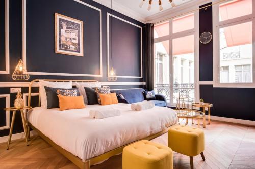 The Champs Elysées Blue Suite