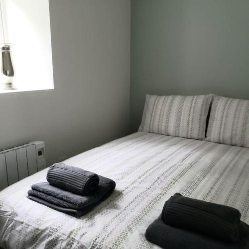 Postel nebo postele na pokoji v ubytování Altamount House Apartment